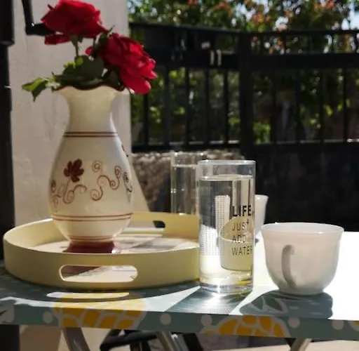 Isthmus Cuddly Nest * Isthmia